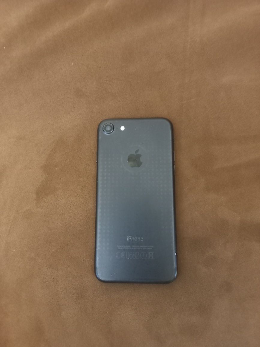IPhone 7 состояние идеальное