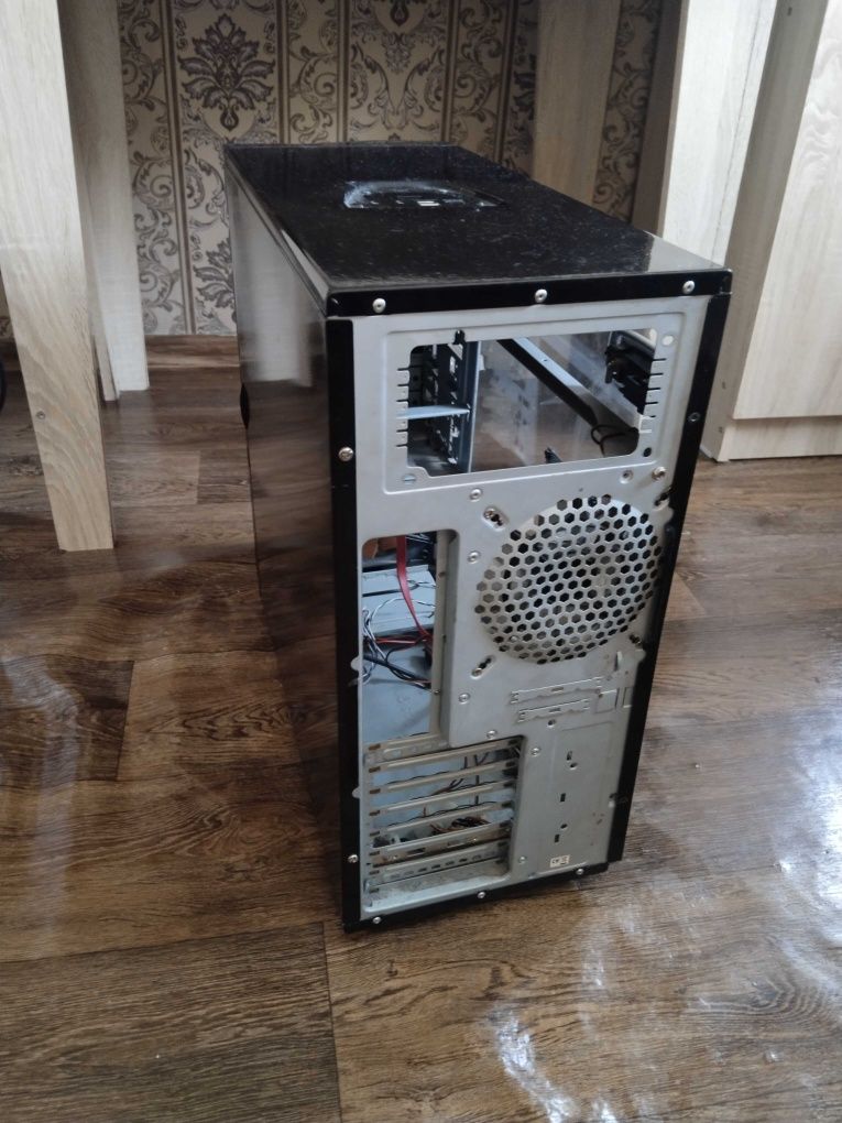 Продам корпус для компьюн (системного блока) Thermaltake Soprano DX.