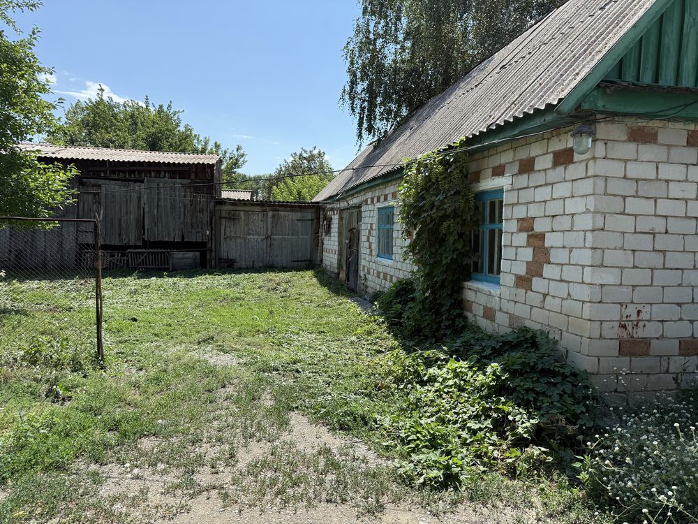 Пятикомнатные большой дом со всеми необходимыми удобствами