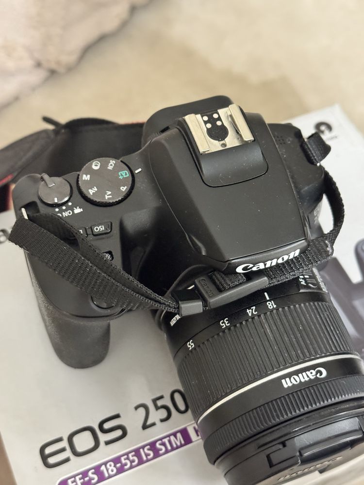 Canon eos 250d EF-S 18-55 IS kit