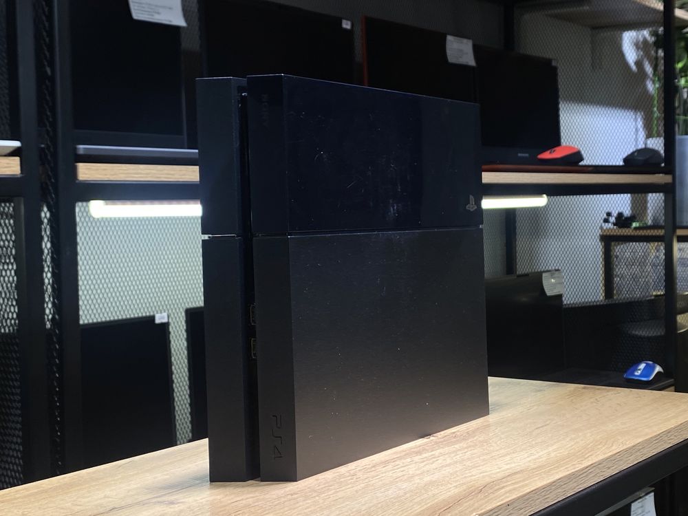 Sony PlayStation 4 FAT, 1 tb, 2 джойстика, версия 9.03, 10092/А10