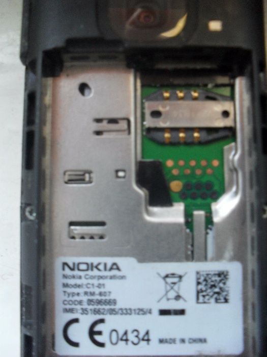 ПРОДАМ МОБИЛЬНЫЙ ( сотовый ) кнопочный телефон NOKIA С1-01 ! Красный.