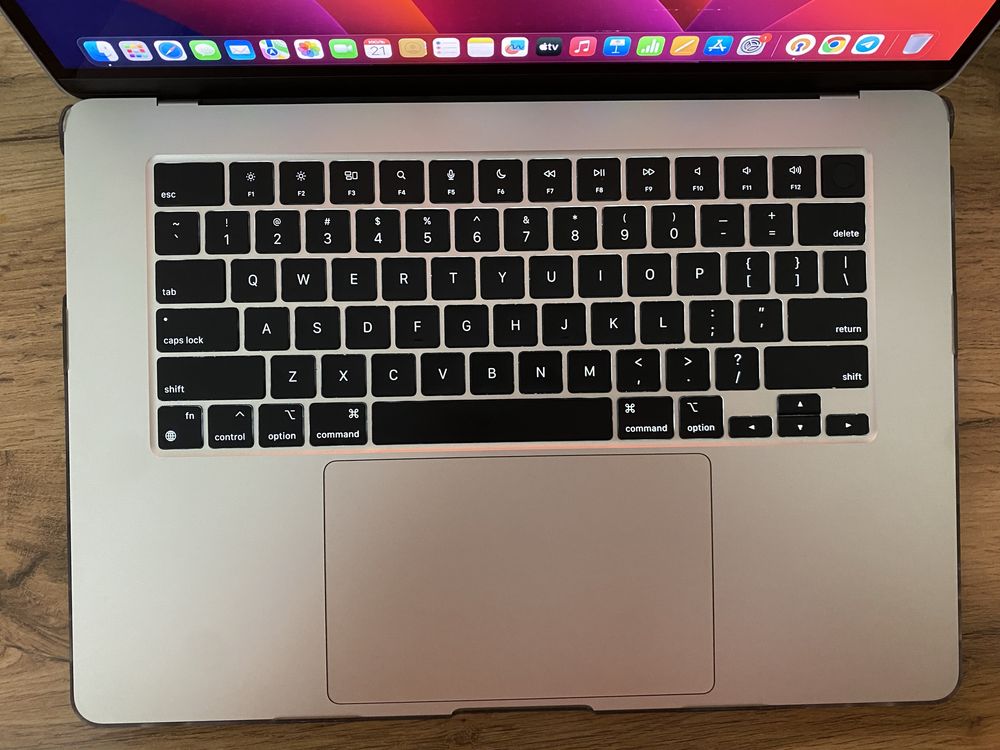 MacBook Air 15” (2023, M2, 8/512 ГБ, золотистый)