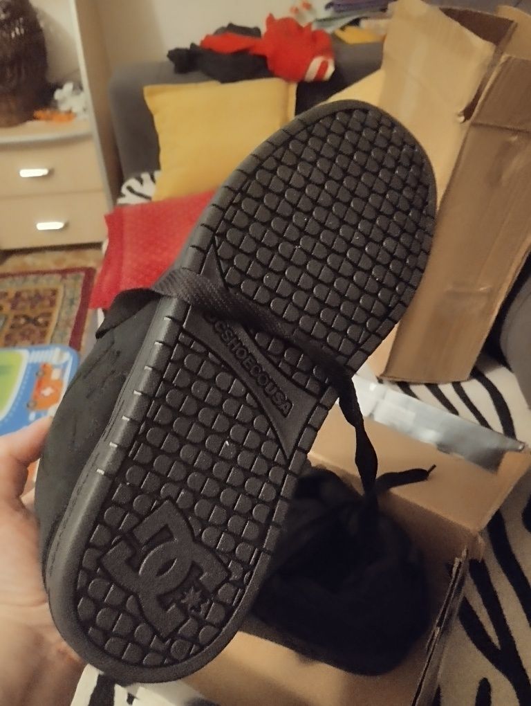 Кросовки Новые ,бренд DC shoes 45 размер