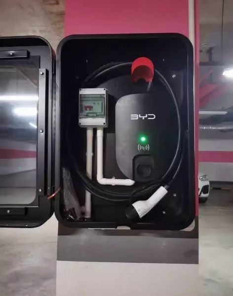 Монтаж/Установка зарядных станций для электромобилей Lixiang Zeekr BYD