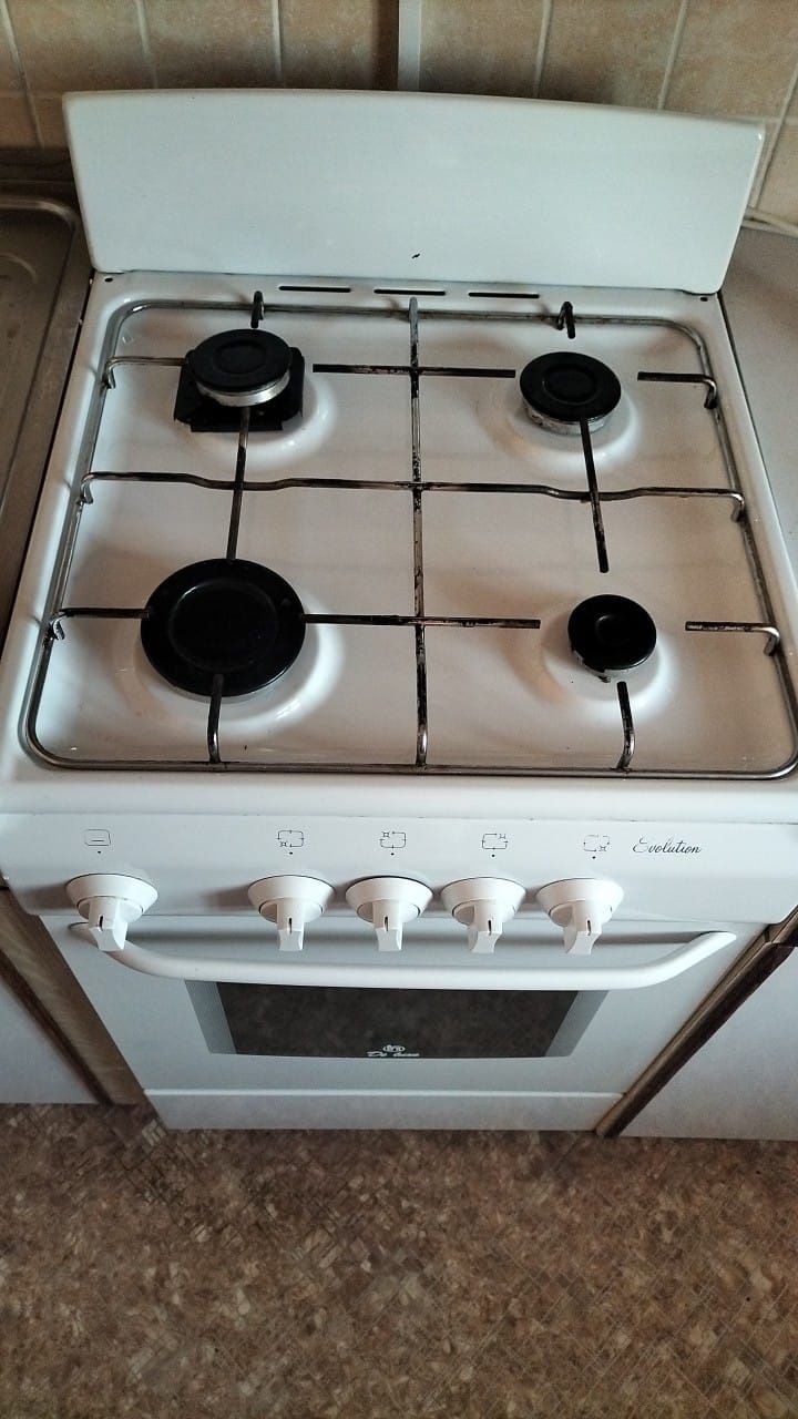 Продам газовую плиту