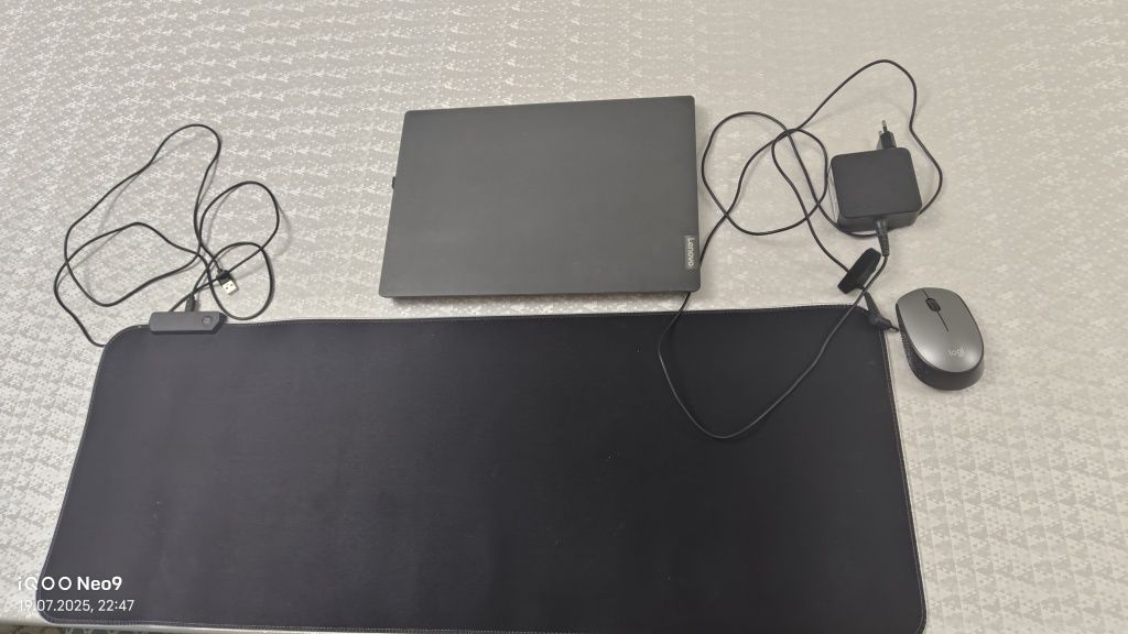 Ноутбук Lenovo V14-ADA