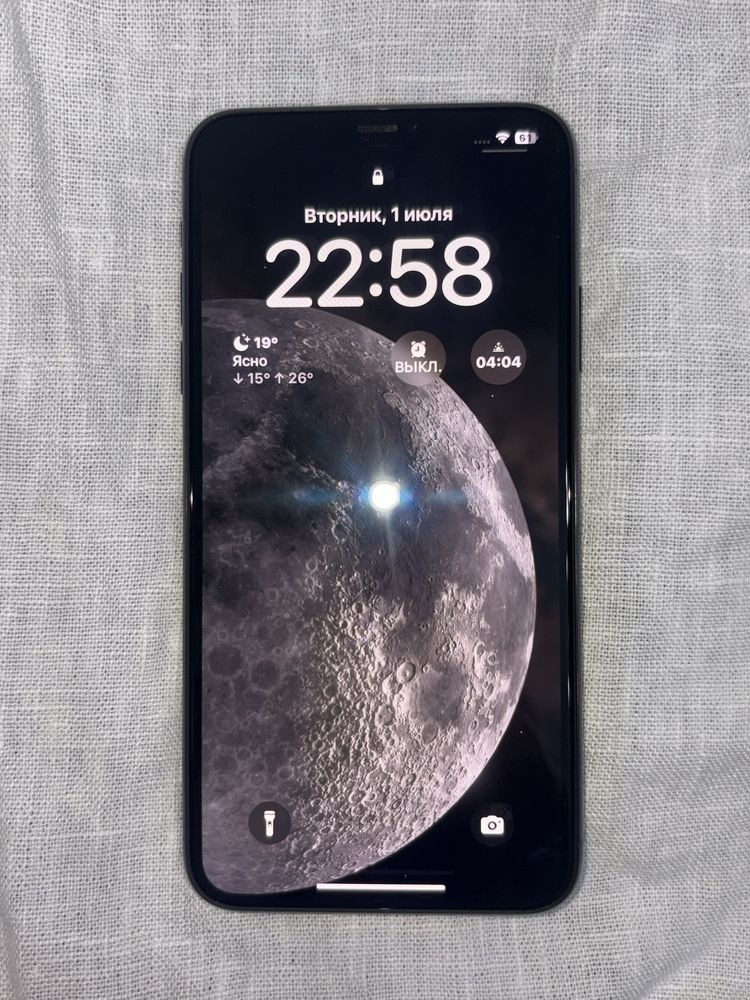 iPhone 11 Pro Max 64ГБ - в хорошем состоянии
