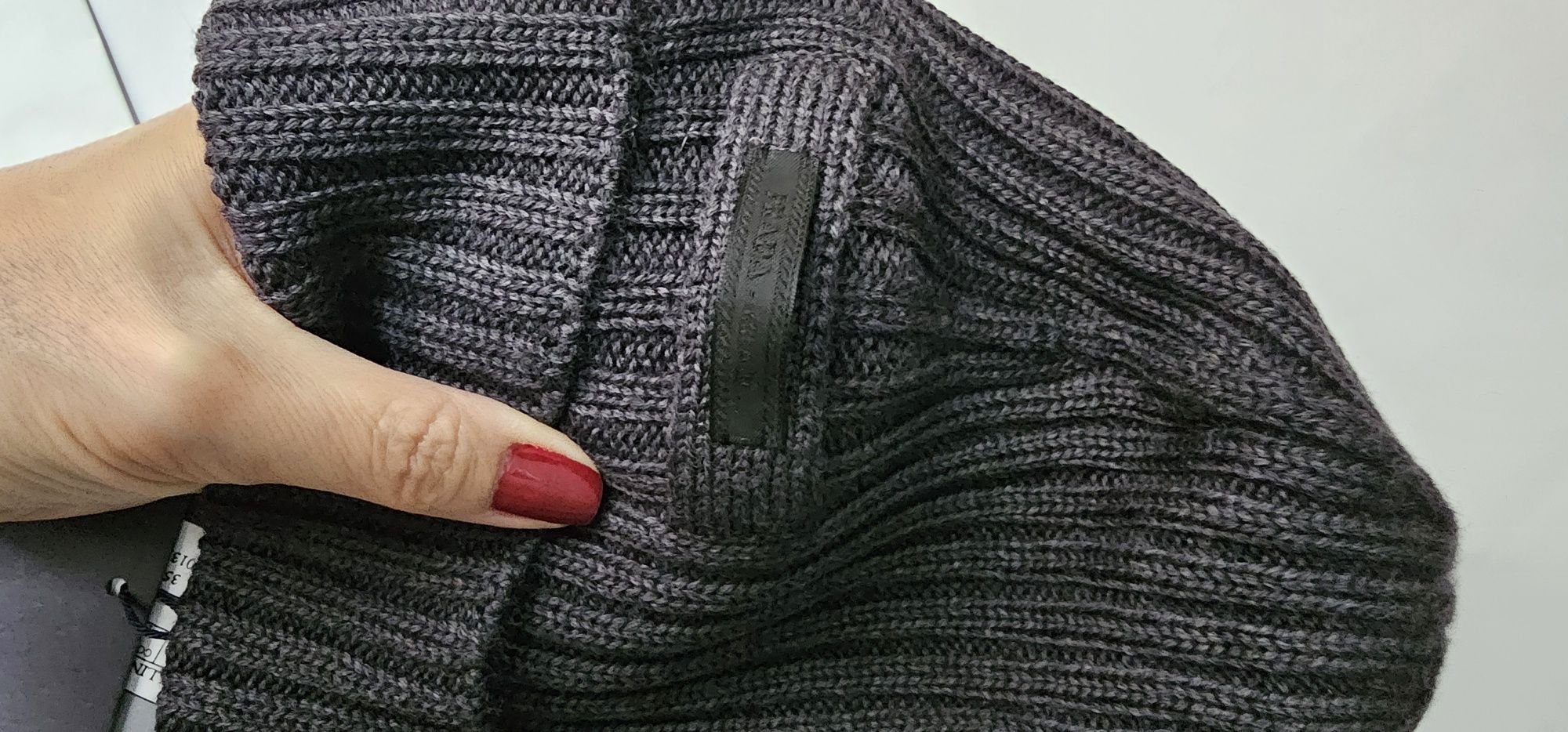 Шапка Prada оригинал