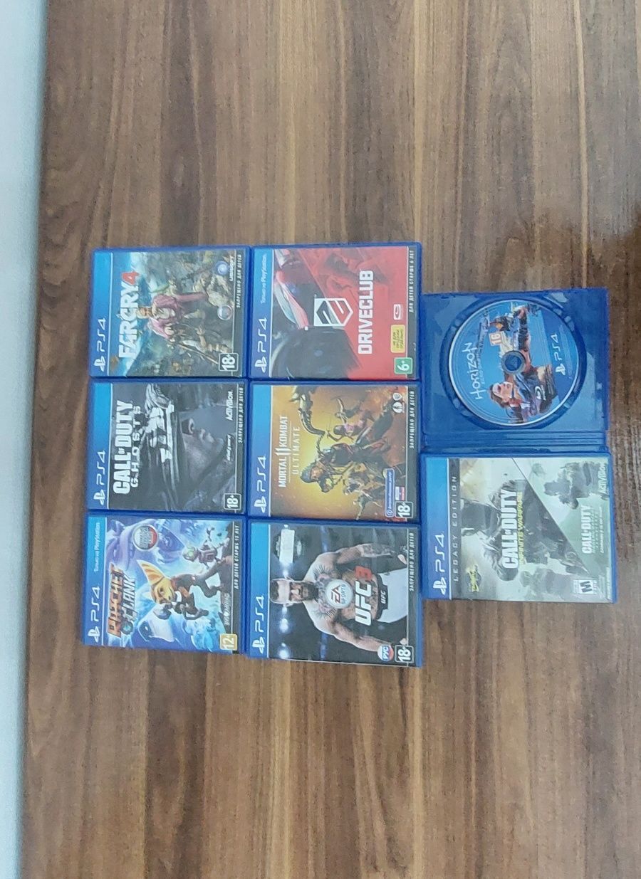 PlayStation 4 + 9 дисков