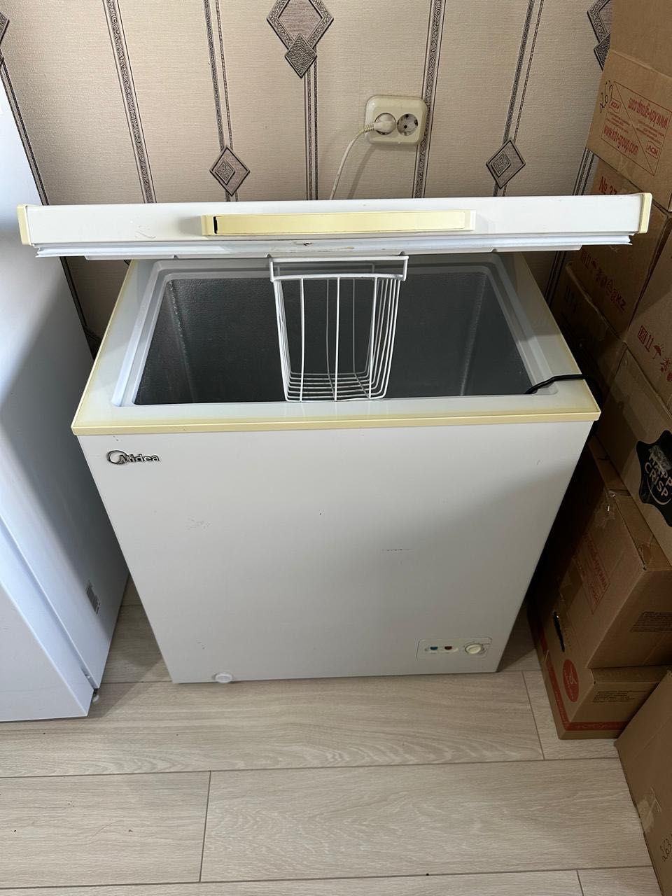 Продам морозильник