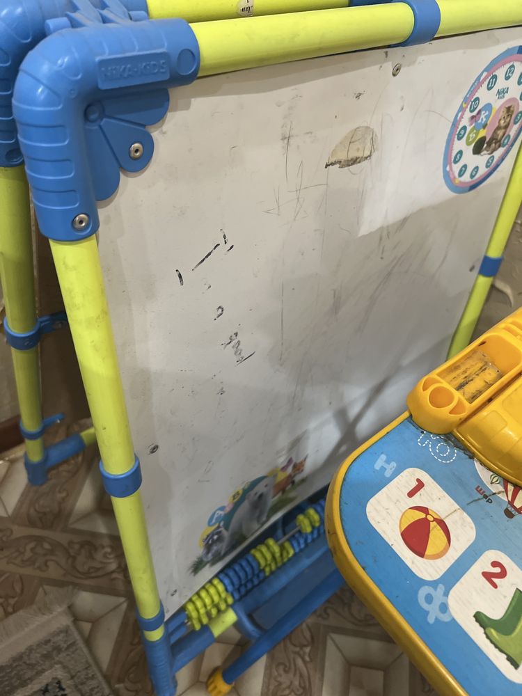 Продам детский стол со стулом + мольберт (доска 2 в 1)