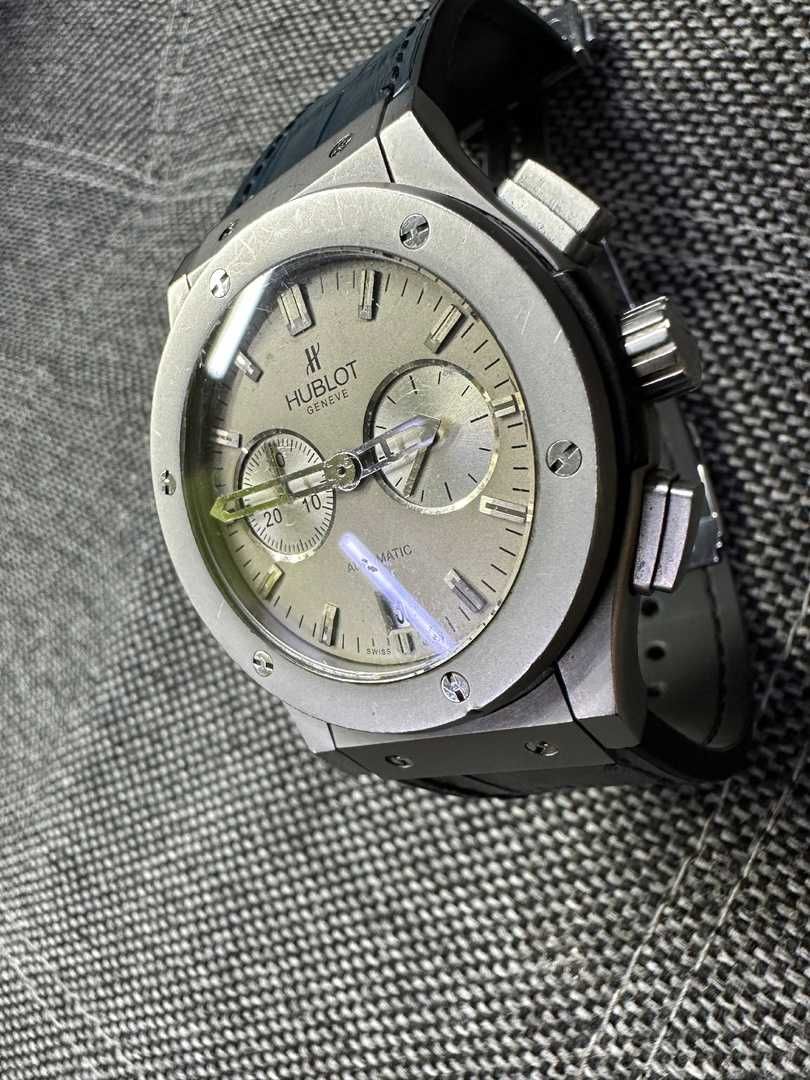 Hublot Geneve - часы