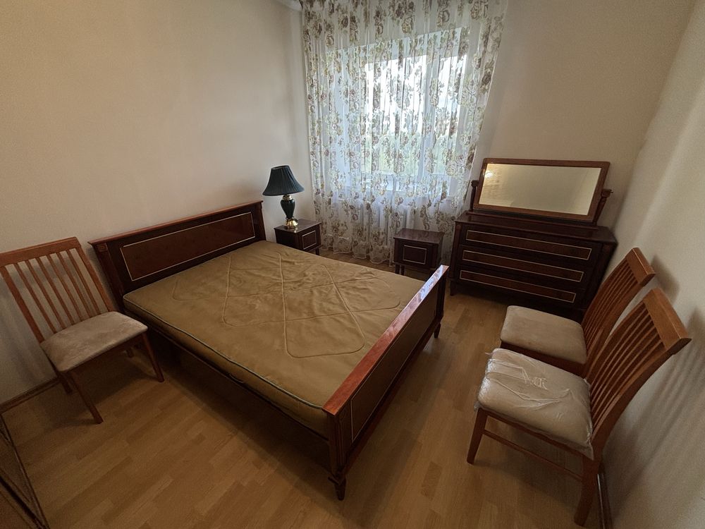 Продам спальный гарнитур