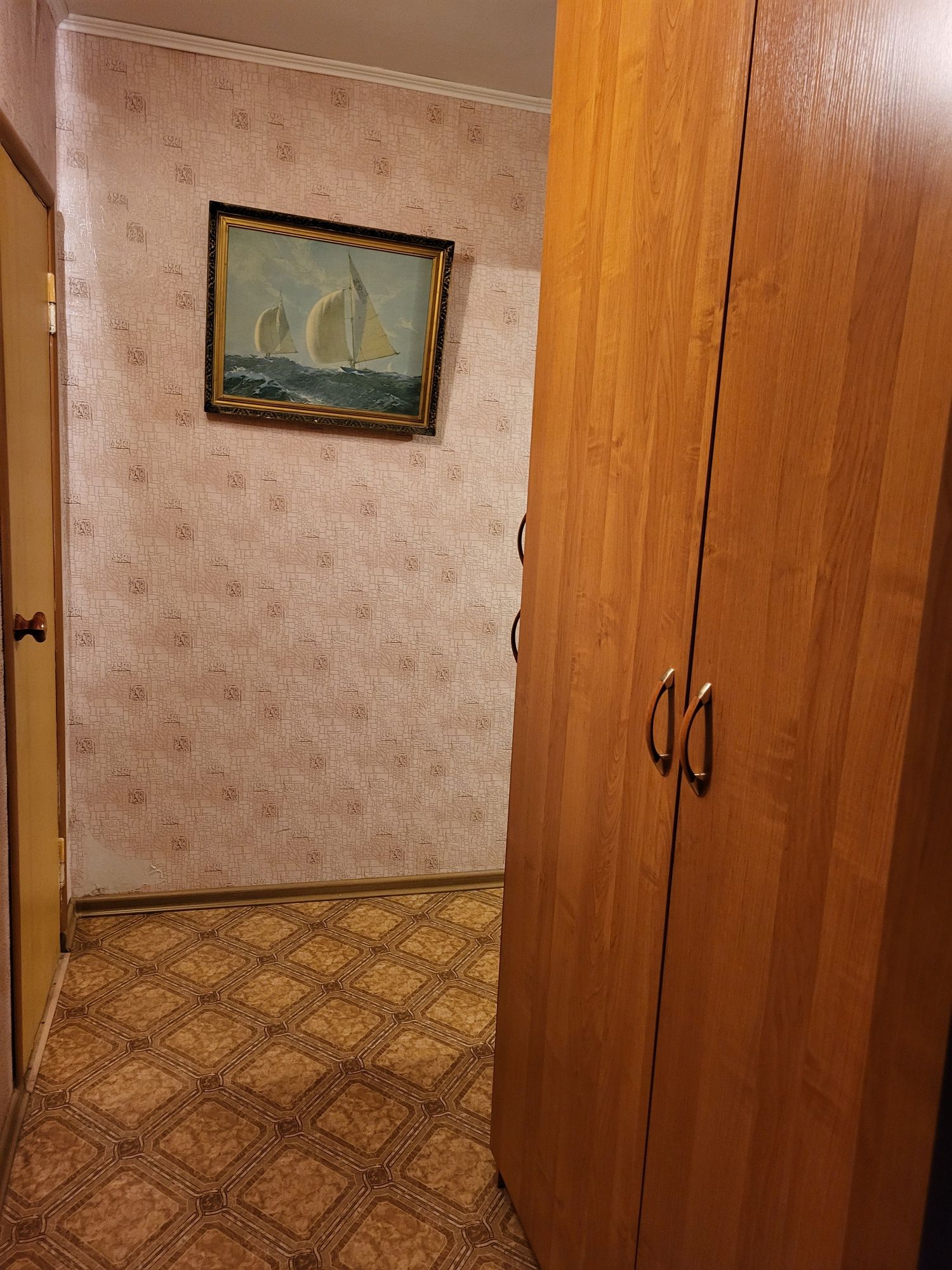 Продам 2 ух комн кв Ленинградку в 19 мкр