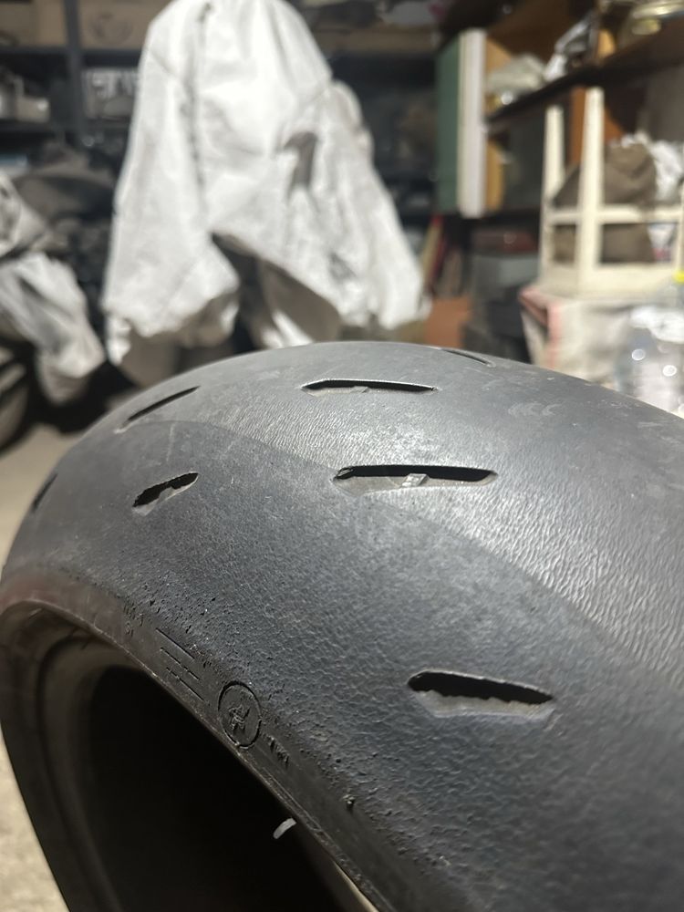 Мотошины б/у Michelin Power RS 2CT+ (R17 120/70, R17 200/55)