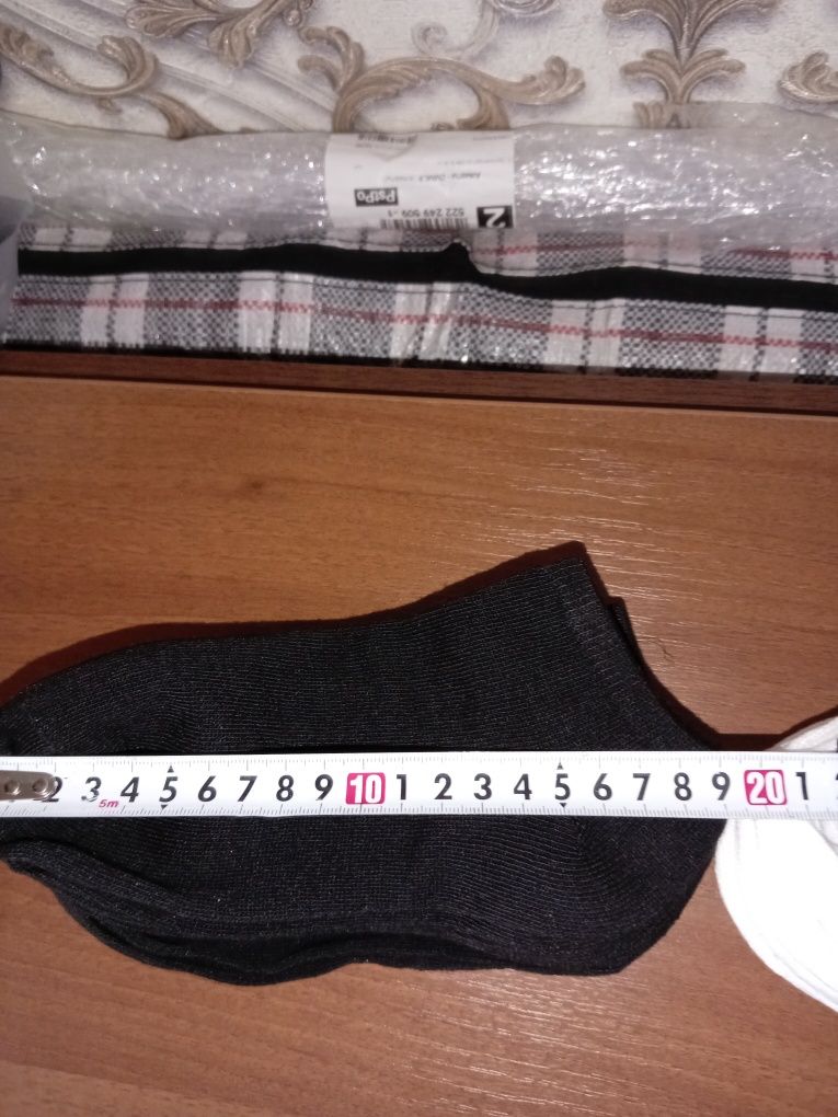 5пар  белых,5 пар черных однотонных коротких носков с низким вырезом