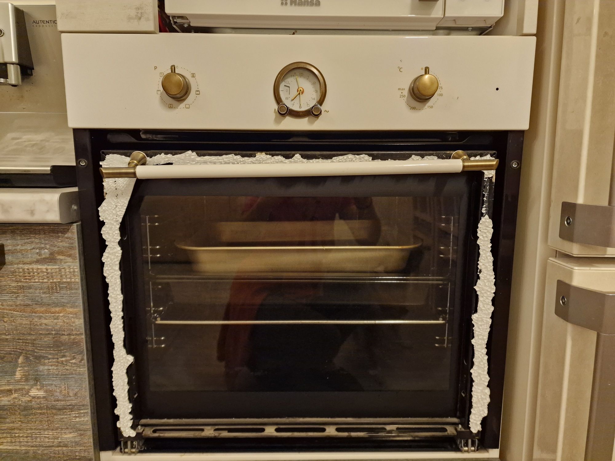 Духовой шкаф BEKO OIE 21200 WU белый