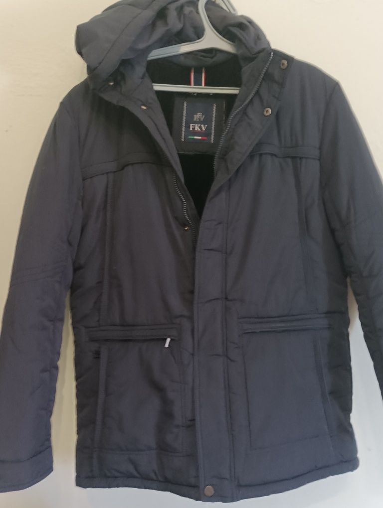 Фирменные куртки Adidas и Columbia, теплые жилетка и куртка.