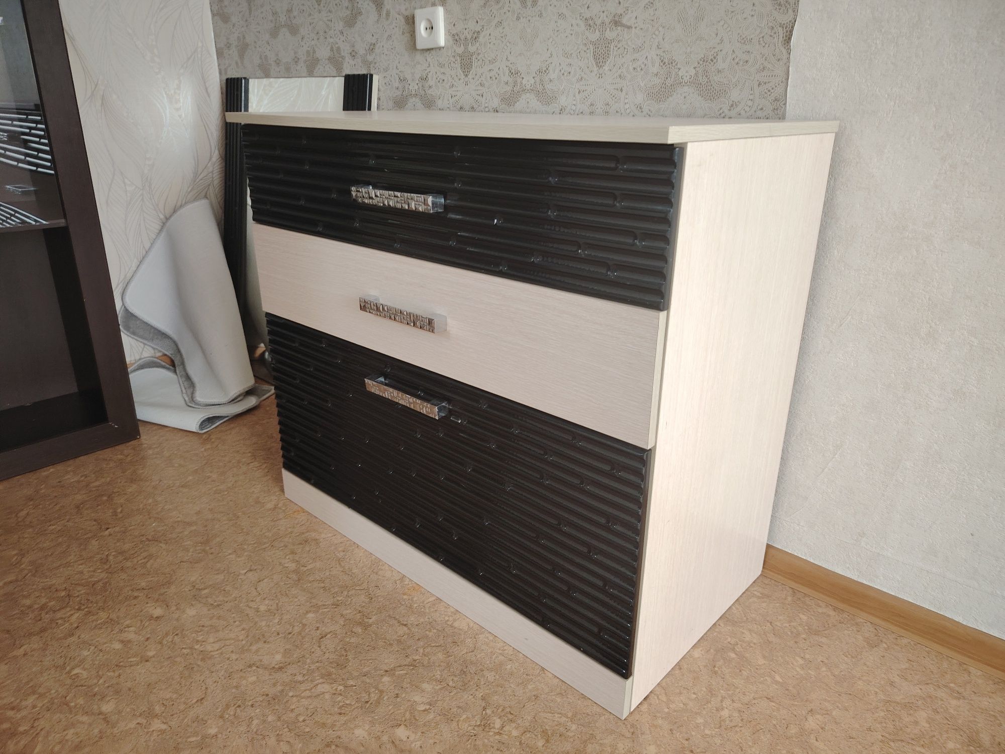 Комод из ЛДСП и МДФ