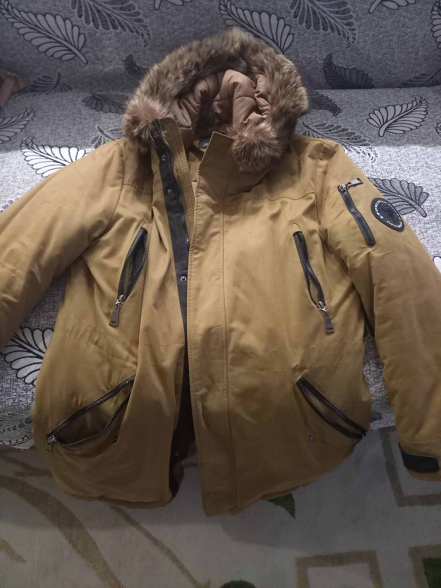 Продам зимнию куртку
