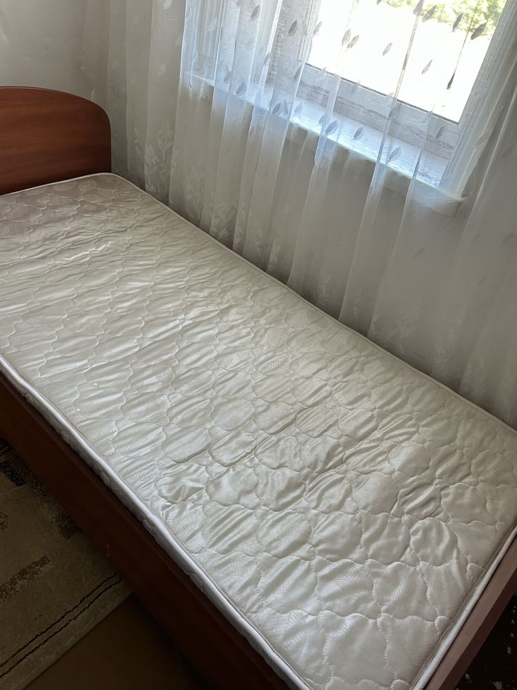 Продам кровать односпальную