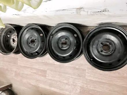 комплект дисков 4х 100  R14 toyota nissan в идеальном состоянии