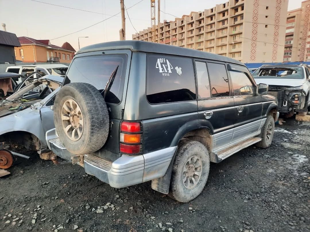 Авторазбор Митсубиси Паджеро 1994 года 2.5 диззель