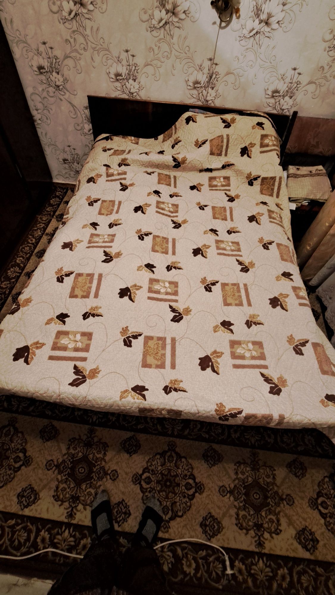 Продам 2-х спальную кровать торг