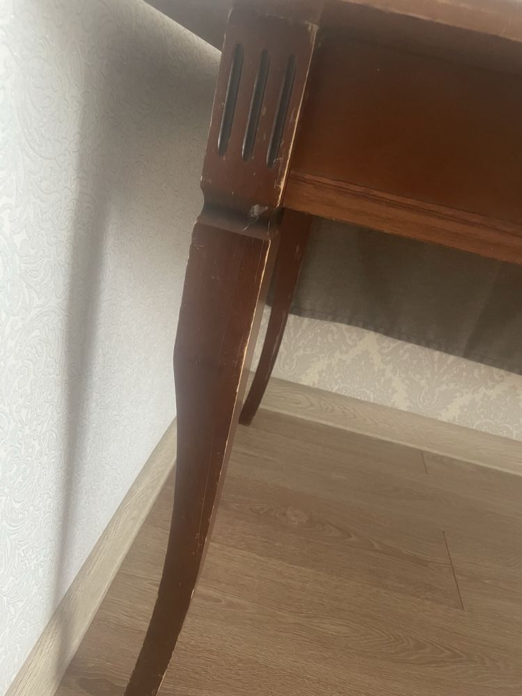 Продам стол выдвежной.