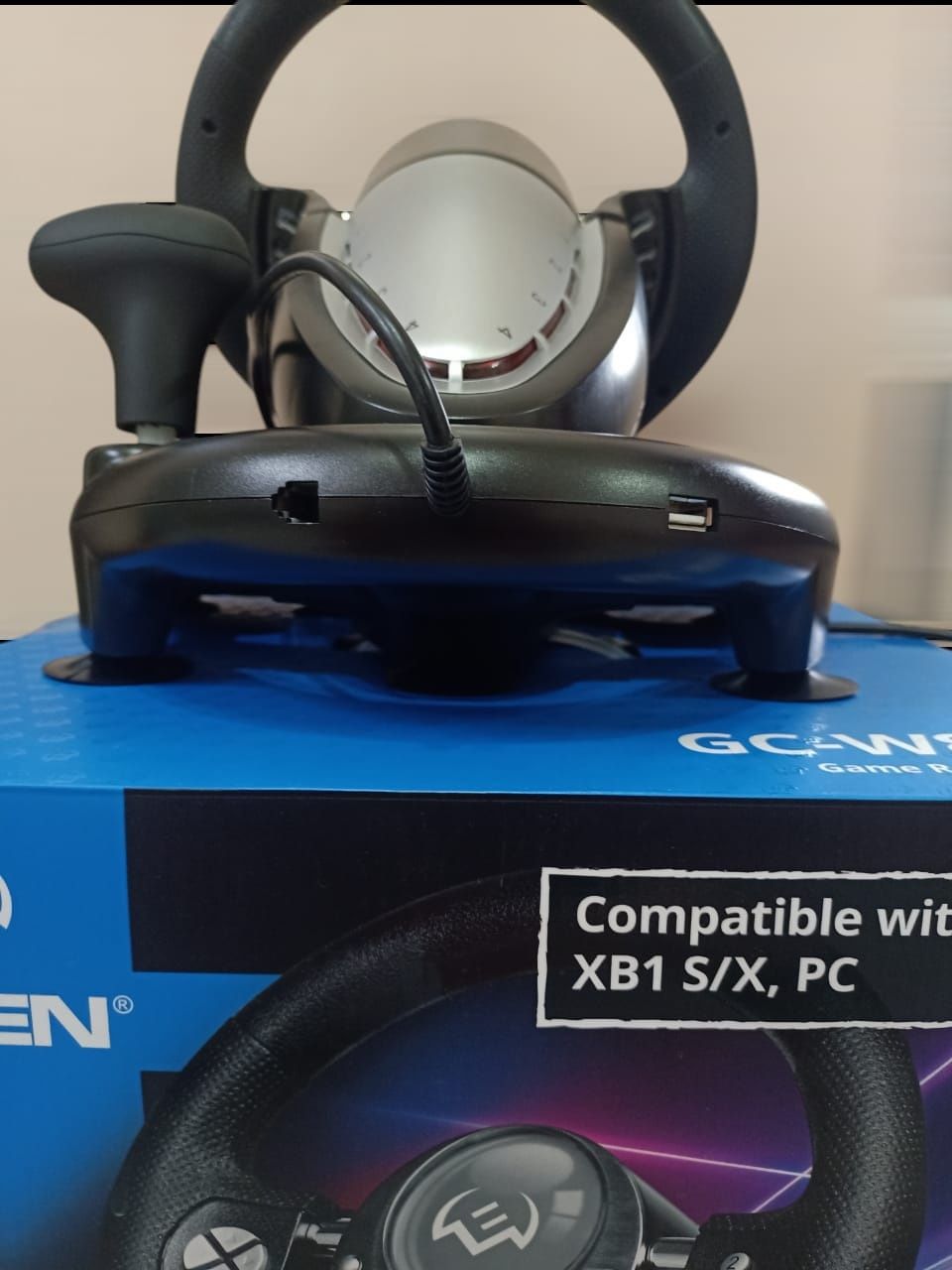 Продам игровой руль Sven gc-w800