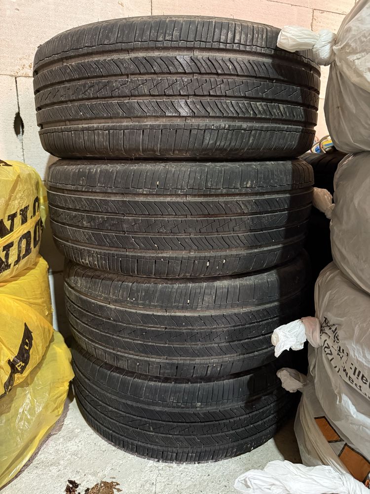 Шина 215/55 R17.