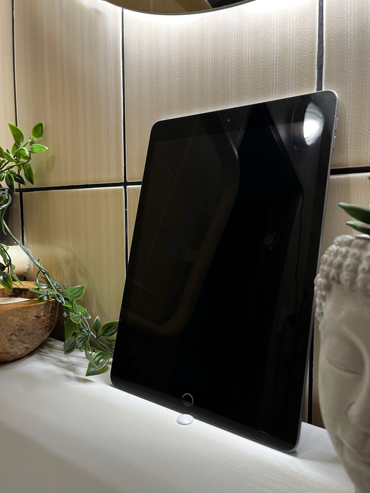 Ipad 8, 2020.