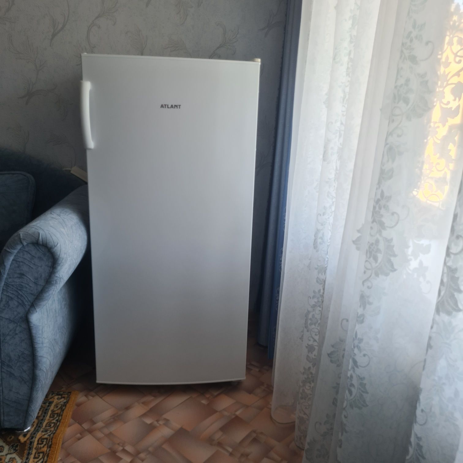 Продам морозильник Атлант