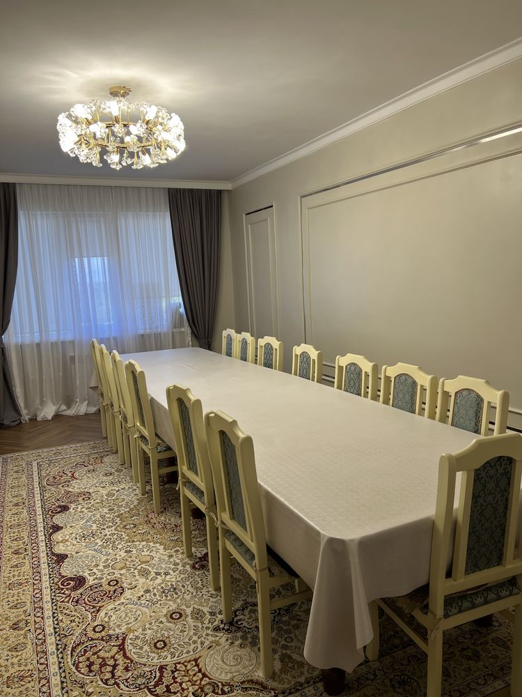 Стол большой стулья