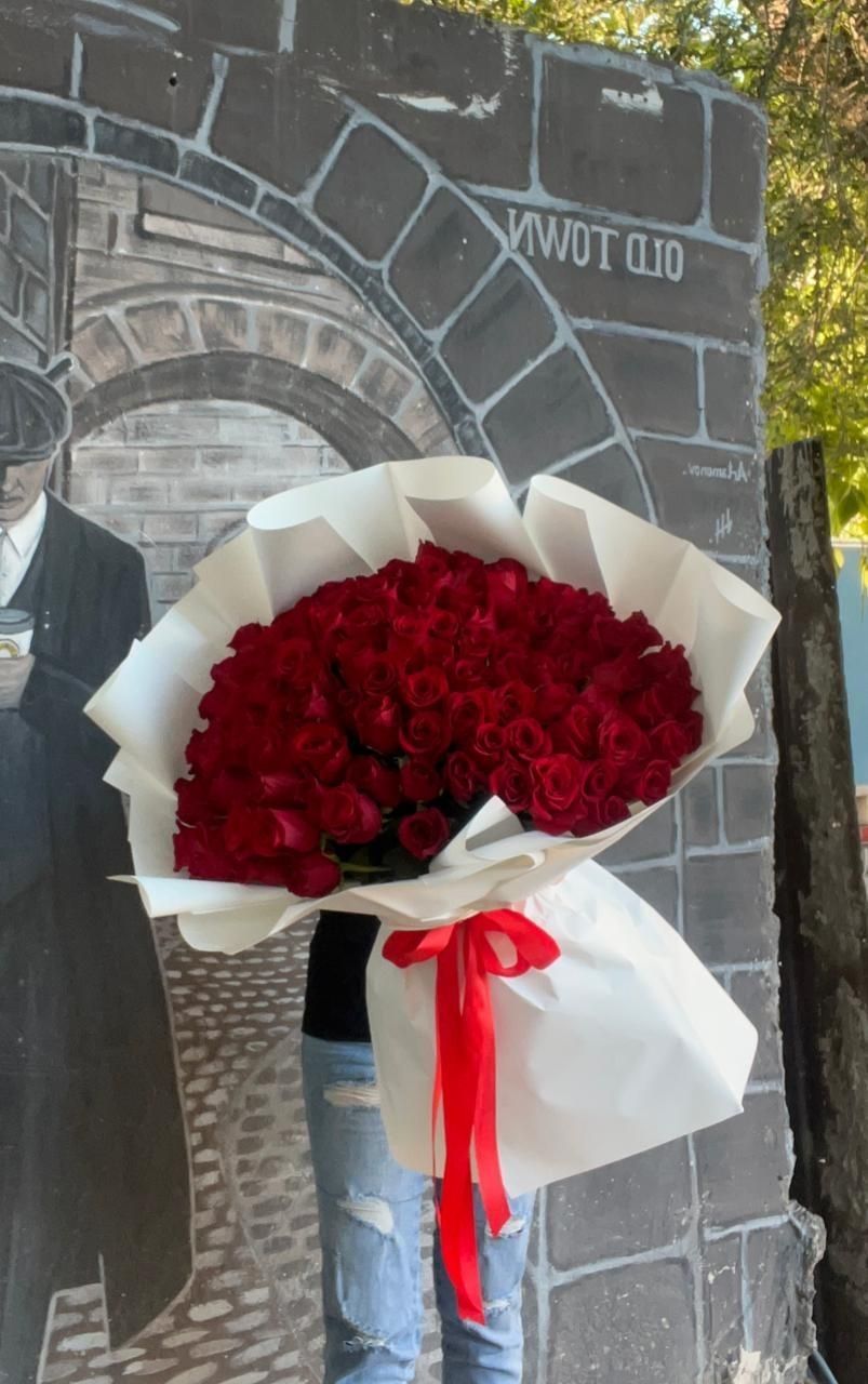 Гүлдер жеткізу Кызылорда, раушан гүл шоқтары жеміс себеттері торттар с