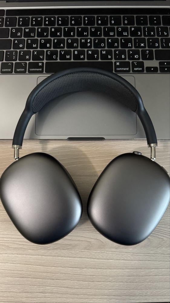 Продам Наушники AirPods Max Space Gray
