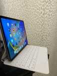 iPad Pro (4th gen), 256 GB + Magic Keyboard