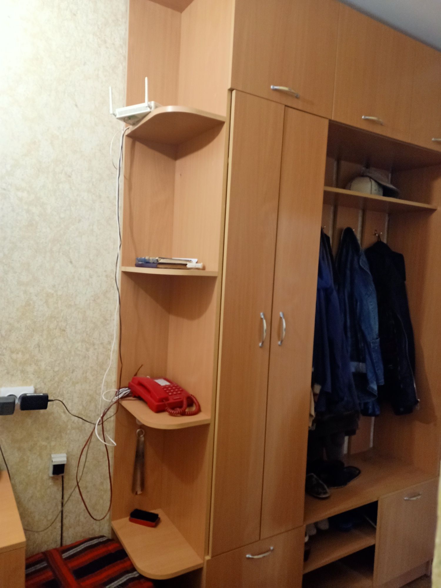 Продам прихожку цвета бук