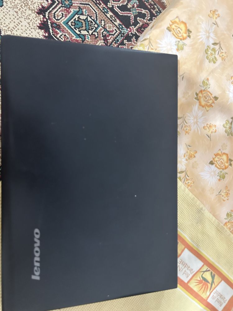 Lenovo Intel(R) Core(TM) i3-5005U CPU