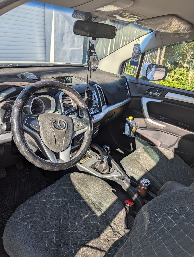 Продам хороший автомобиль марки JAC s3