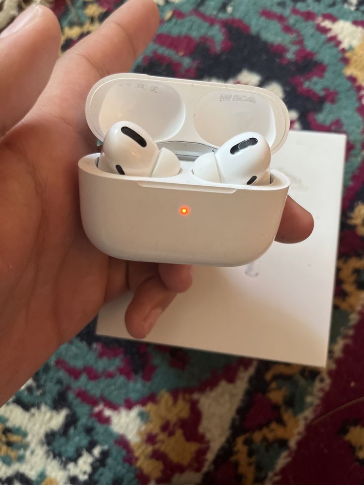 Air pods pro жағдайы жақсы каробка бәрі бар