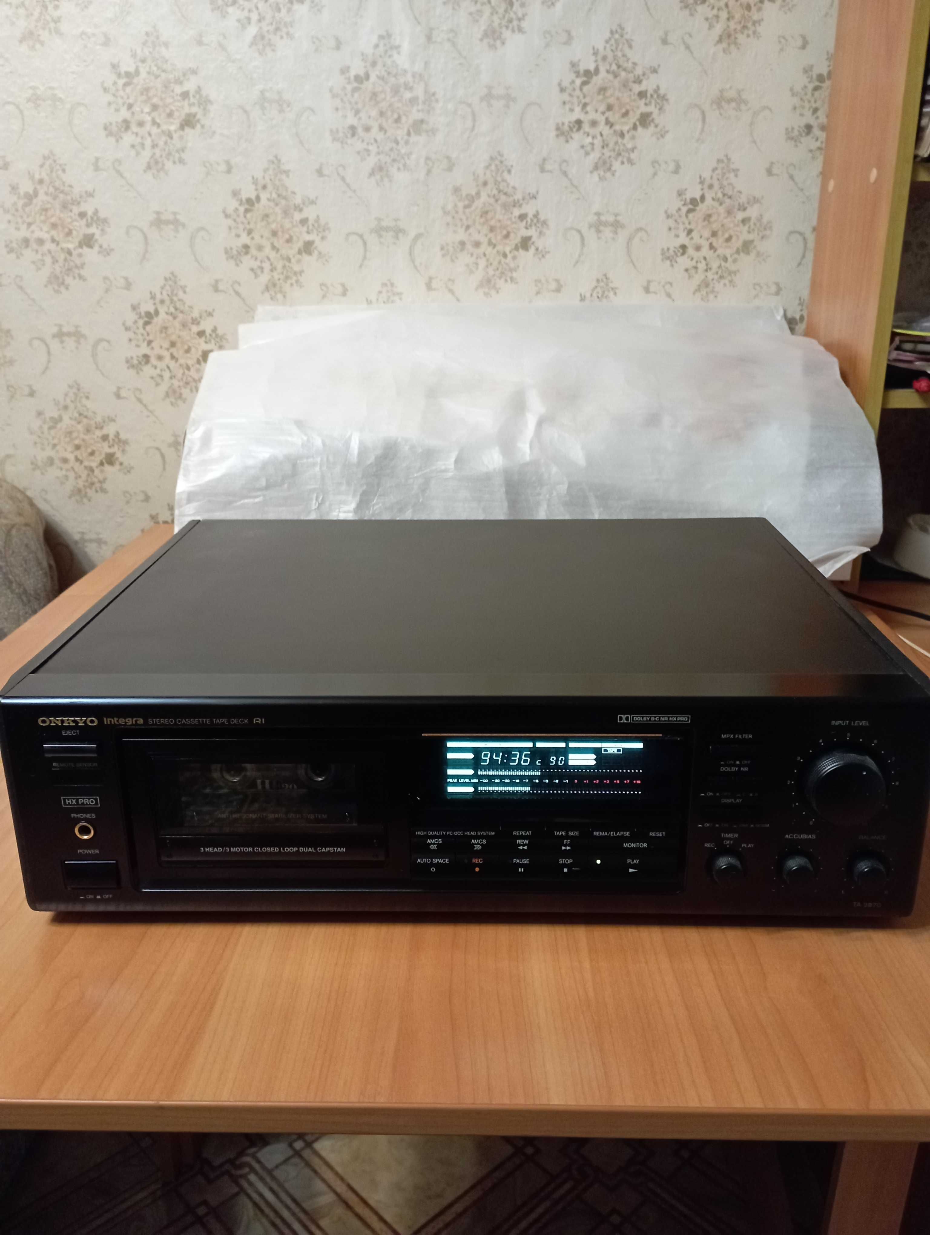 Кассетная дека "Onkyo"