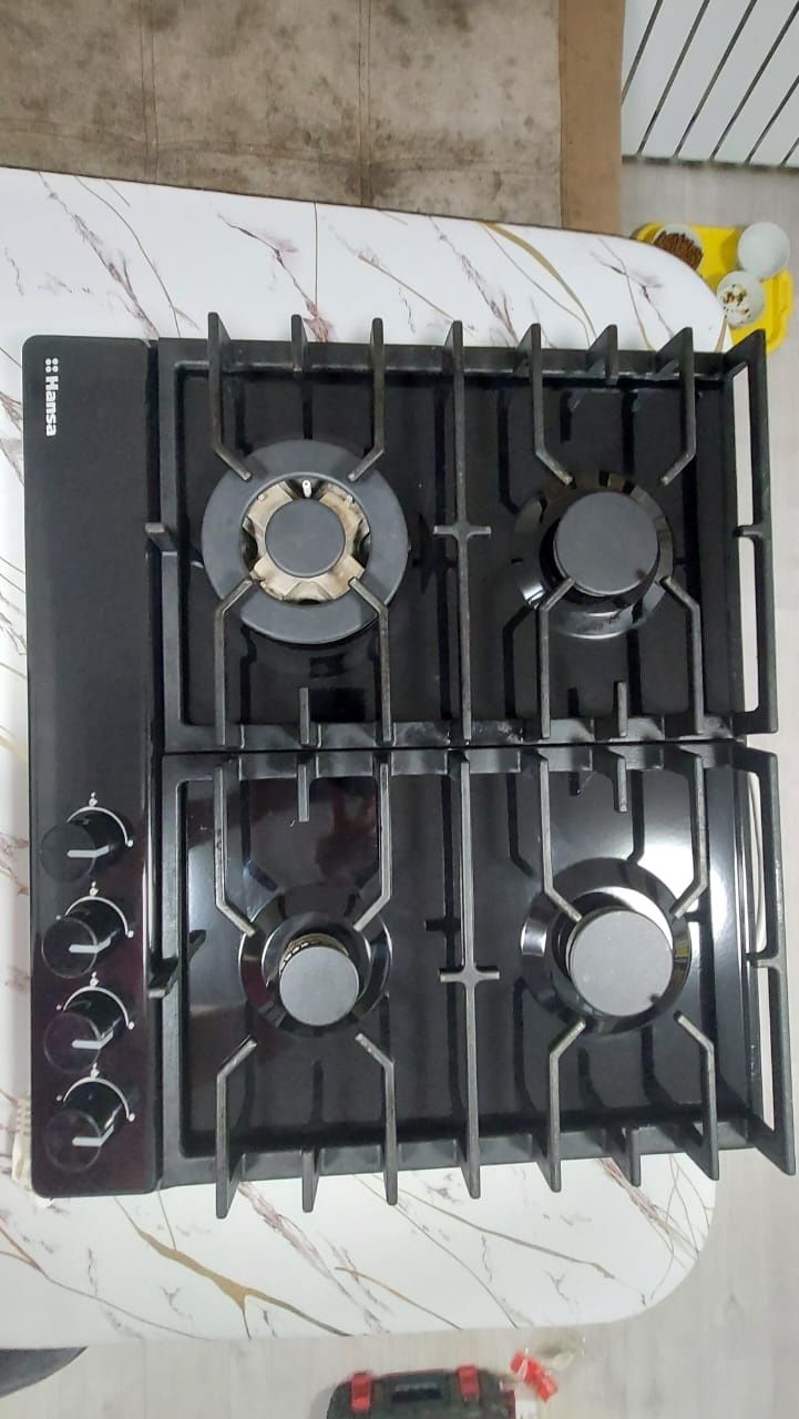 Плита газовая в хорошем состоянии