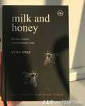 Продаю книгу "milk and honey" белые стихи, покорившие мир Рупи Каур