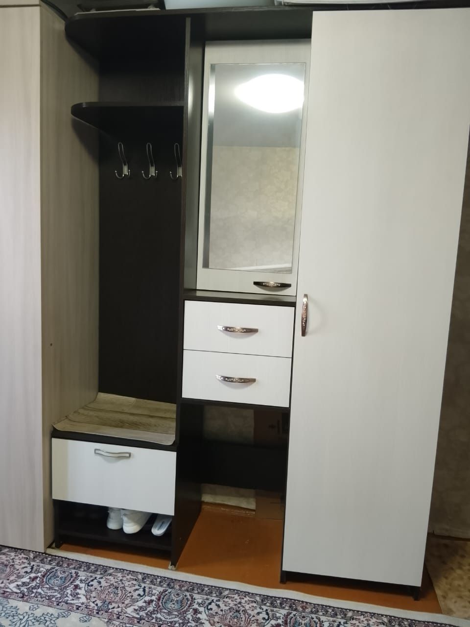 Продам прихожую б/у в хорошем состоянии