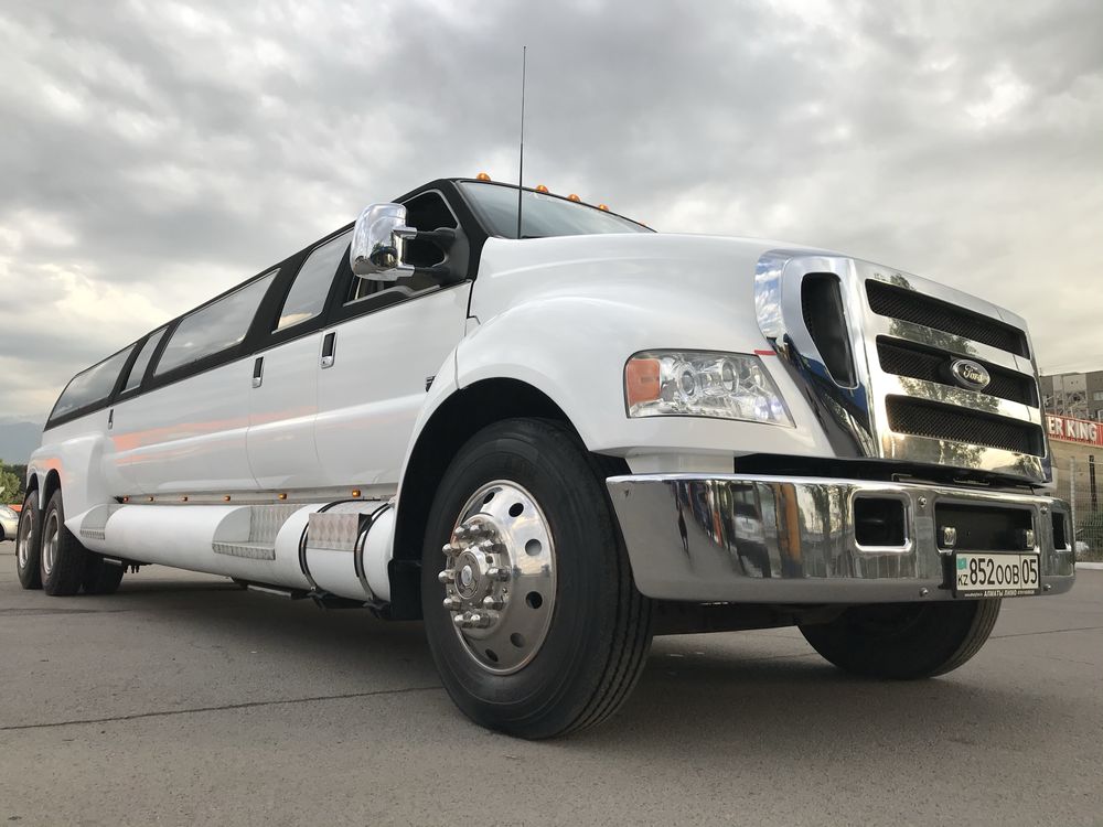Лимузин Ford F650