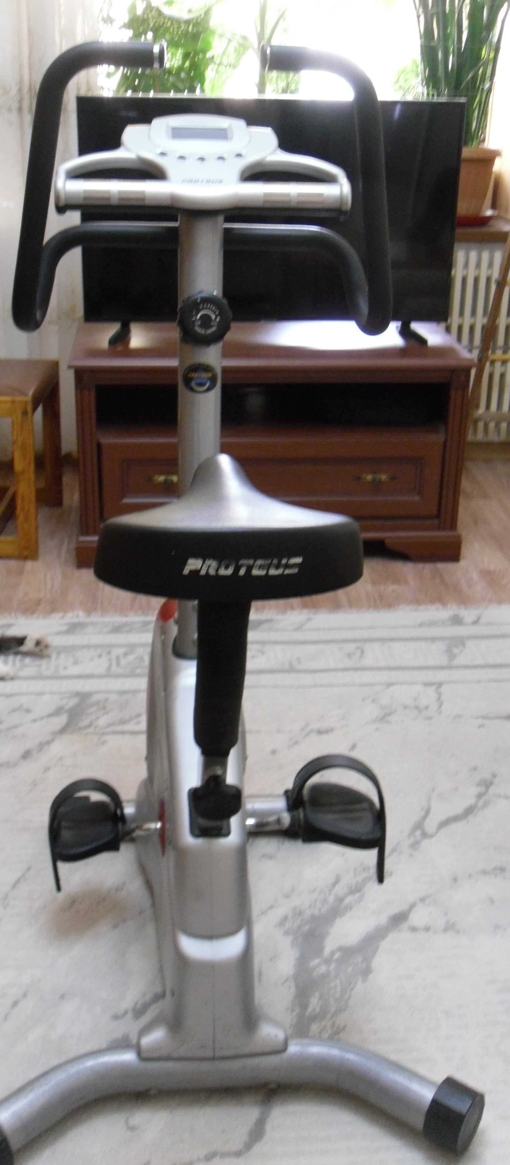 Proteus PEC-3260 - домашний велотренажер для физических упражнений.