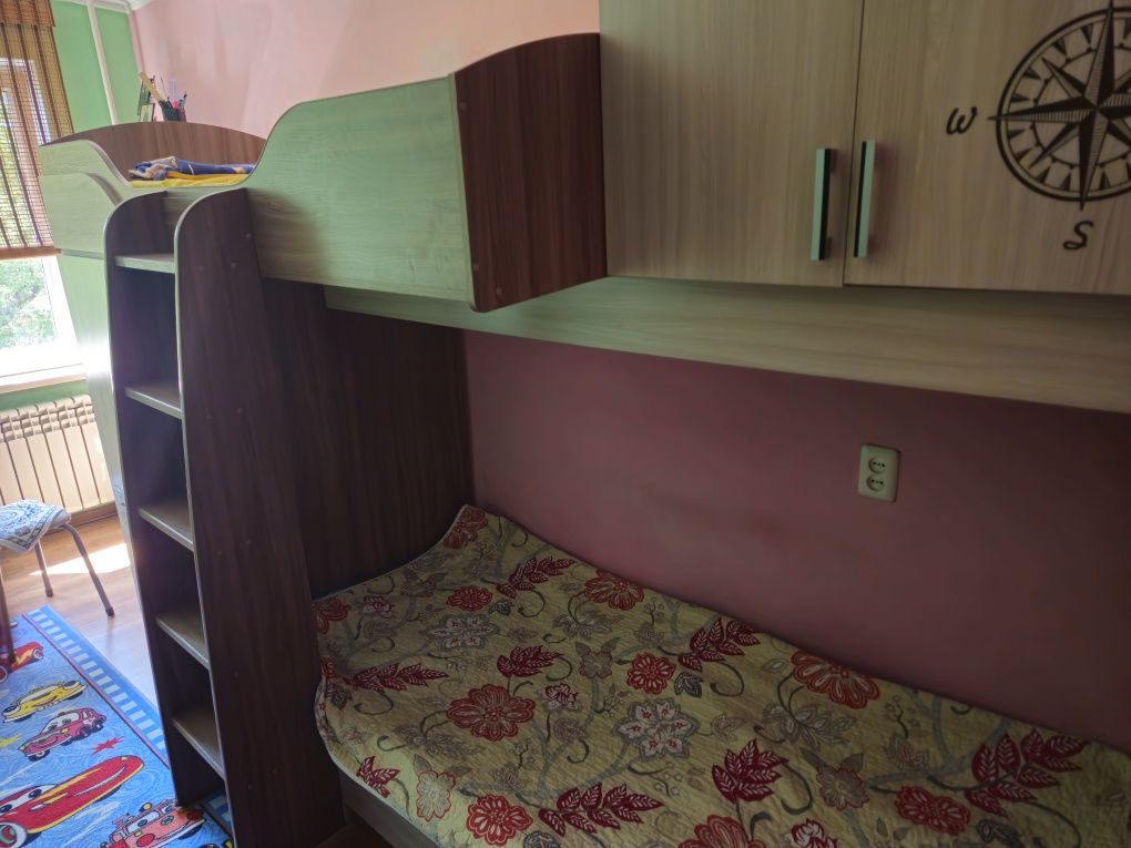 Кровать двухъярусная со шкафом