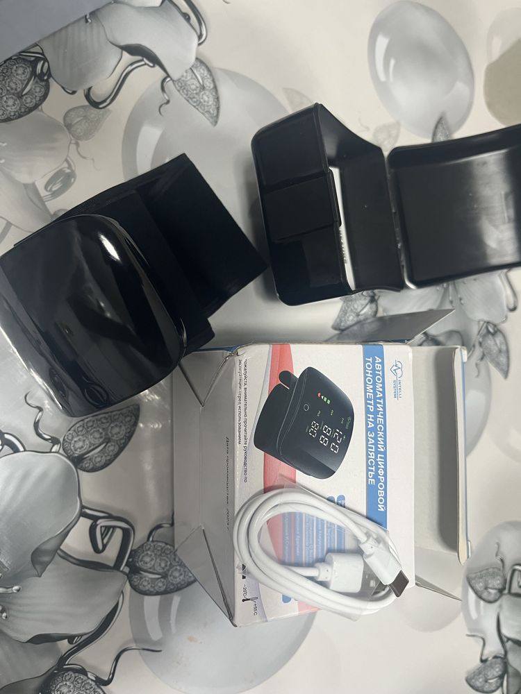 Продам тонометры автоматический цифровой, на запястье, новые.